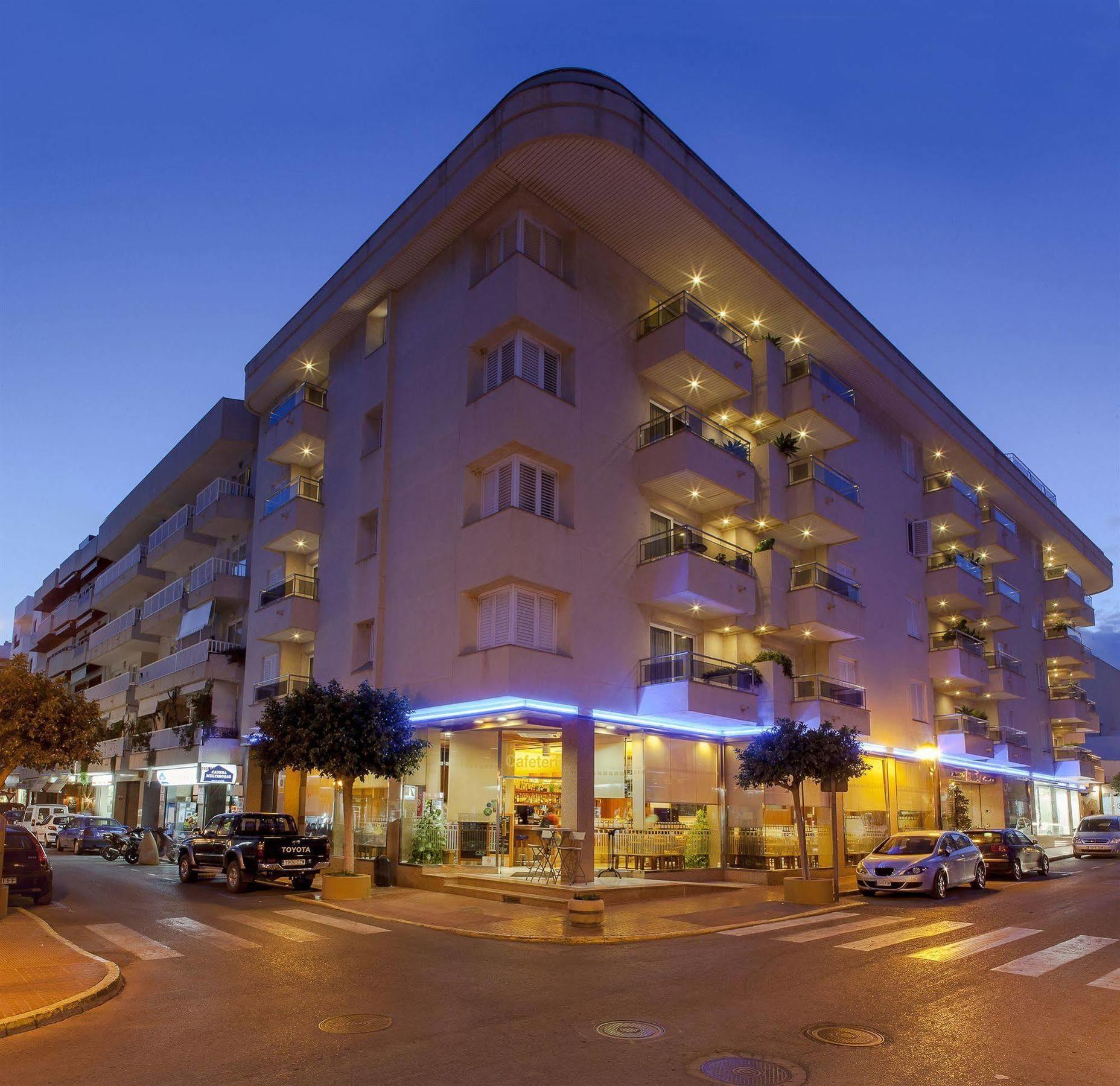 سانتا أيُلاريا ذيس ريو Aparthotel Duquesa Playa المظهر الخارجي الصورة
