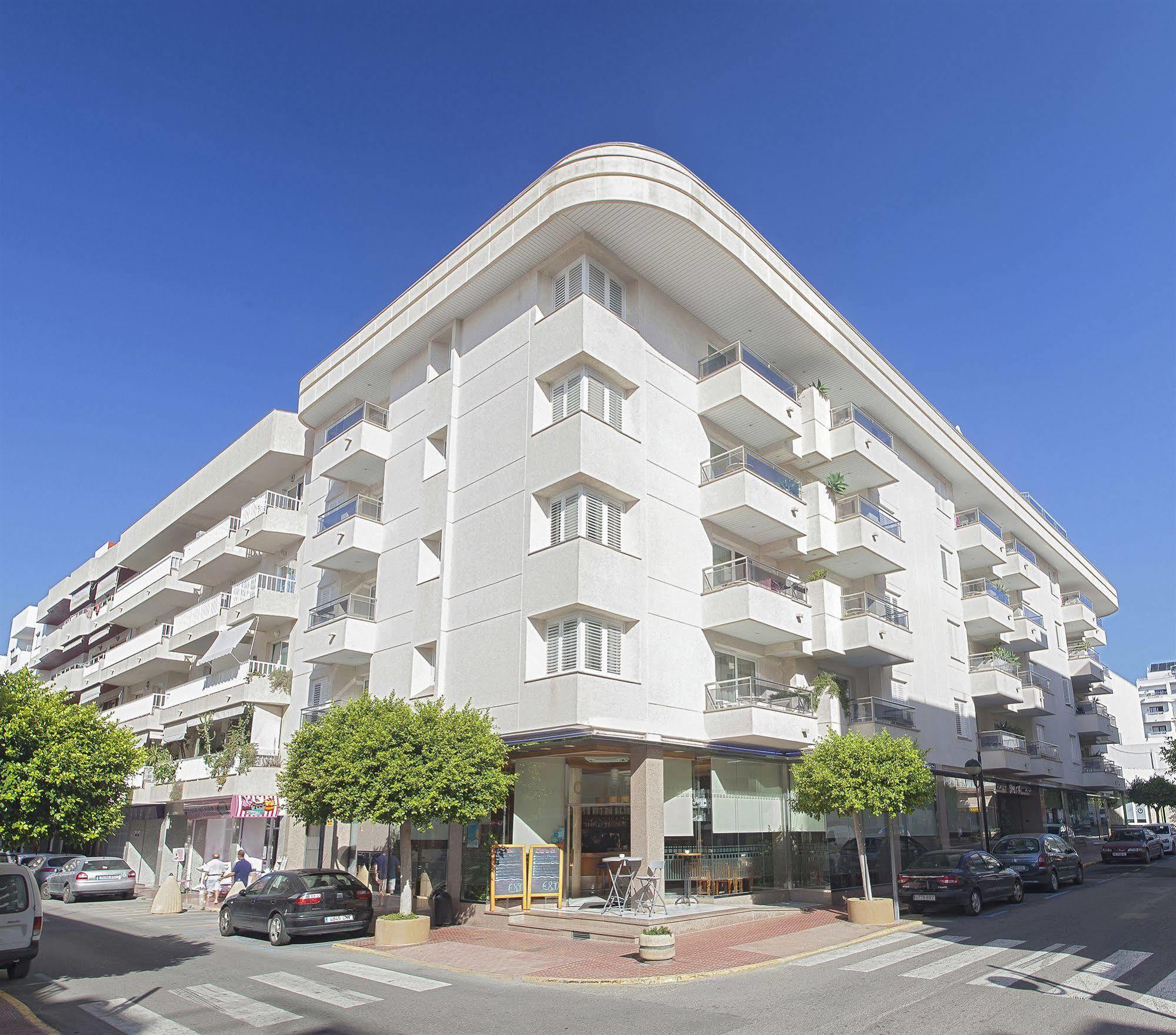 سانتا أيُلاريا ذيس ريو Aparthotel Duquesa Playa المظهر الخارجي الصورة